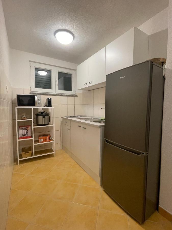 Kn House With Two Near Sea Rogoznica (Sibenik-Knin)